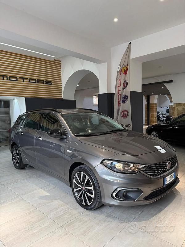 Usata Fiat Tipo Lounge 120 CV (88 kW) 2019 Grigio Station wagon