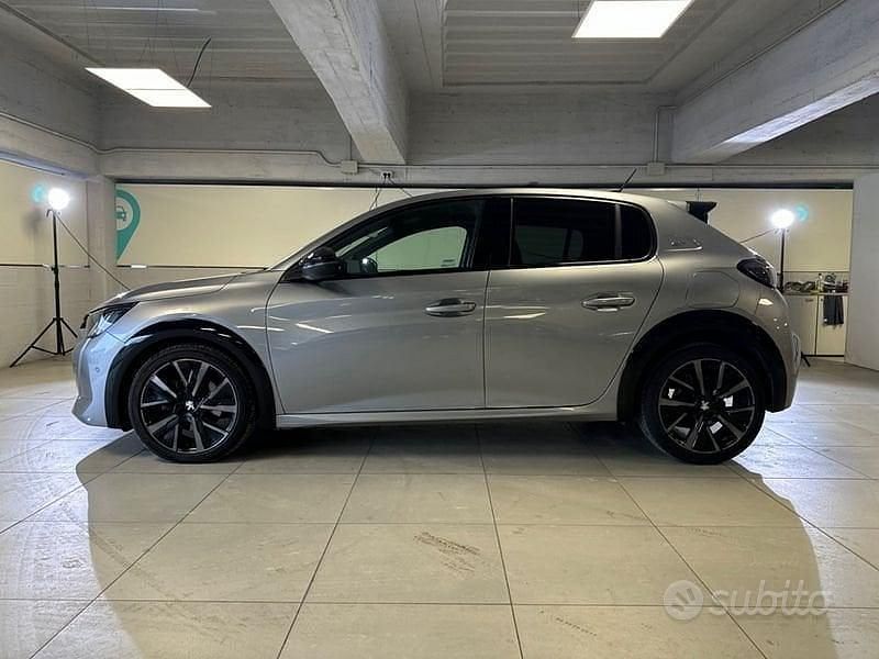Usata Peugeot 208 GT 131 CV (96 kW) 2023 Grigio Utilitaria