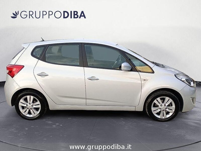 Usata Hyundai ix20 Comfort 90 CV (66 kW) 2011 Argento Utilitaria