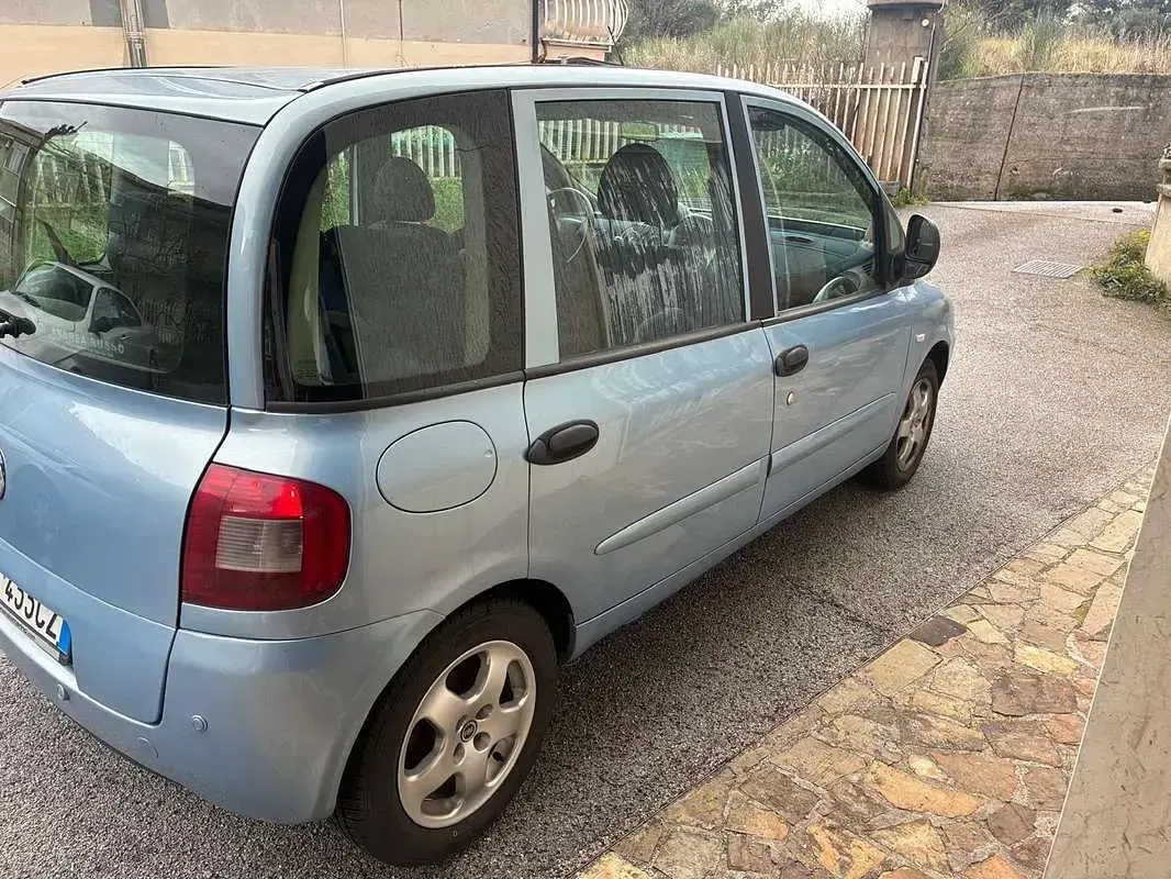 Usata Fiat Multipla Dynamic 116 CV (85 kW) 2005 Blu/azzurro Monovolume