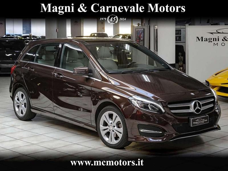 Marrone oriente Usata 2017 Mercedes B180 Monovolume | 18.350 € (Molto cara) - Immagine 1/4