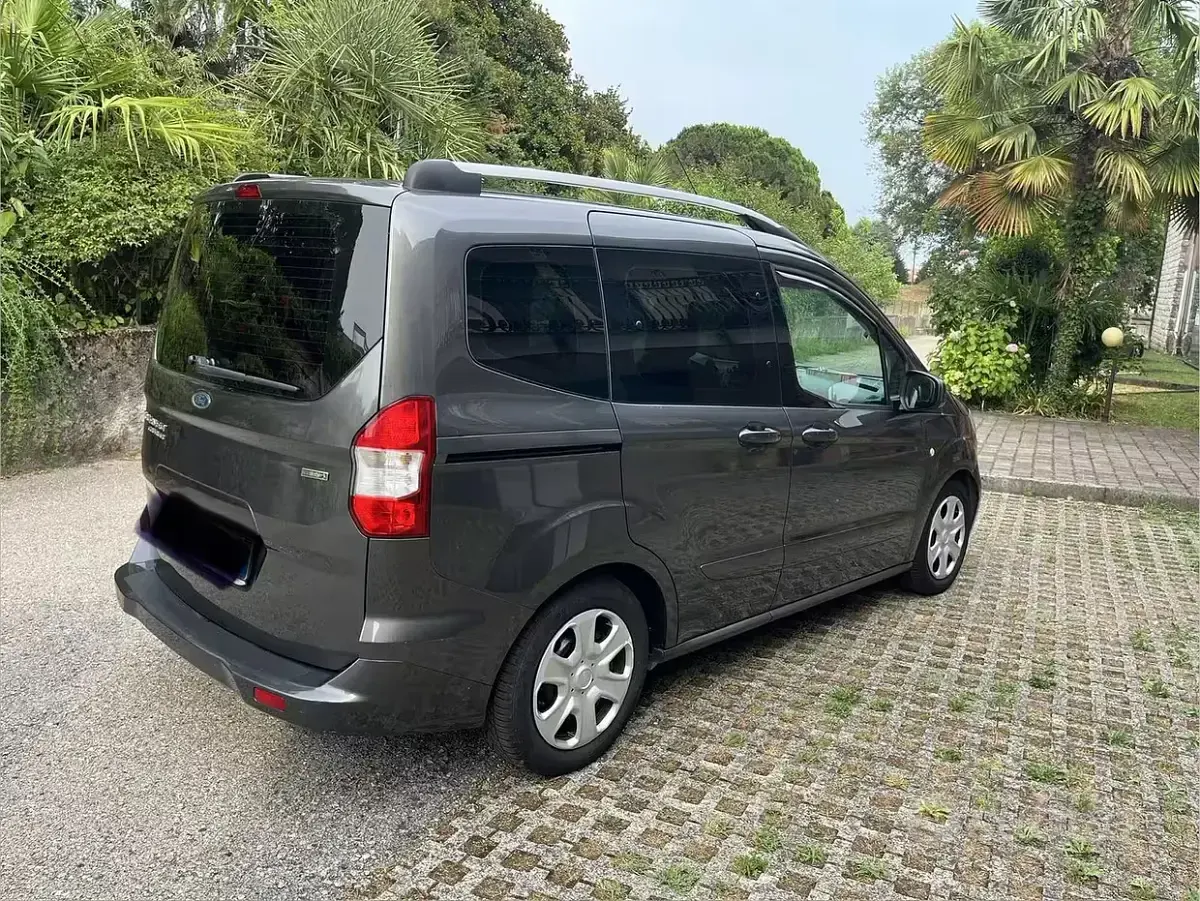 Usata Ford Tourneo Courier 101 CV (74 kW) 2018 Monovolume