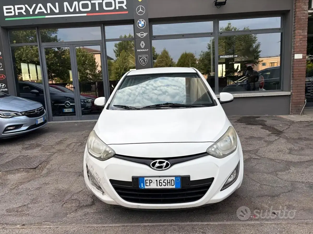 Usata Hyundai i20 Classic 86 CV (63 kW) 2012 Bianco Utilitaria