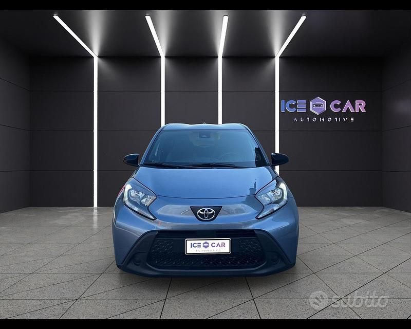 Usata Toyota Aygo X Active 72 CV (52 kW) 2025 Grigio SUV