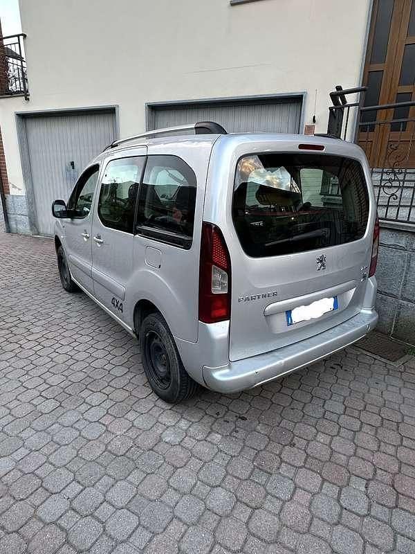 Usata Peugeot TePee Active 92 CV (67 kW) 2015 Station wagon