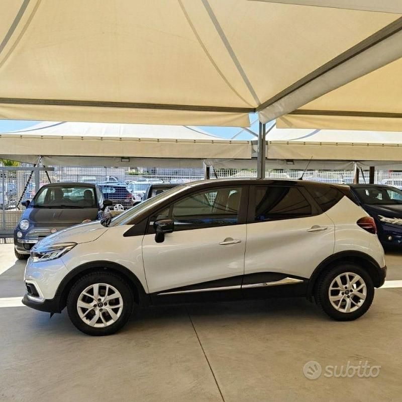 Usata Renault Captur 90 CV (66 kW) 2019 Grigio SUV