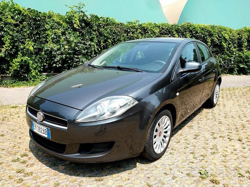 Usata Fiat Bravo Dynamic 89 CV (65 kW) 2011 Grigio Utilitaria