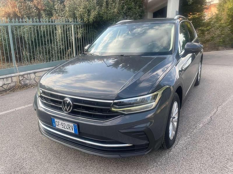 Grigio Usata 2021 VW Tiguan Life SUV | 22.800 € (Ottimo prezzo) - Immagine 1/4