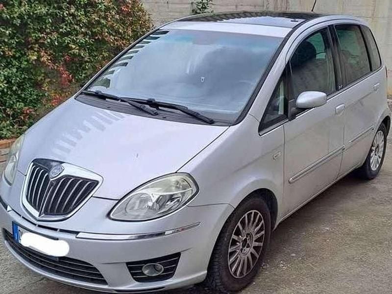 Usata Lancia Musa 69 CV (50 kW) 2008 Argento Monovolume