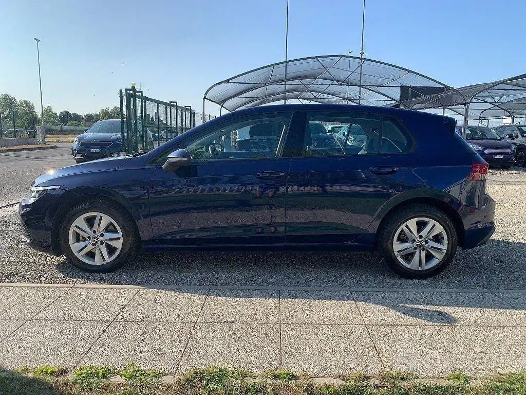 Usata VW Golf VIII Life 110 CV (80 kW) 2020 Blu Berlina