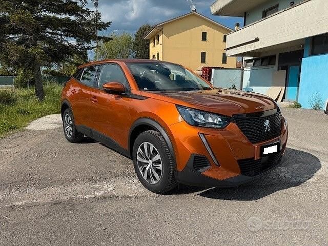 Usata Peugeot 2008 Allure 101 CV (74 kW) 2020 Arancione SUV