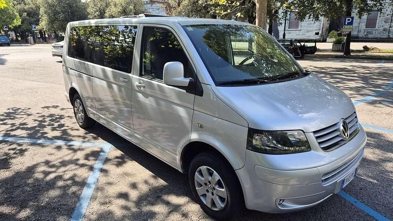 Usata VW Caravelle 174 CV (127 kW) 2008 Argento Furgone