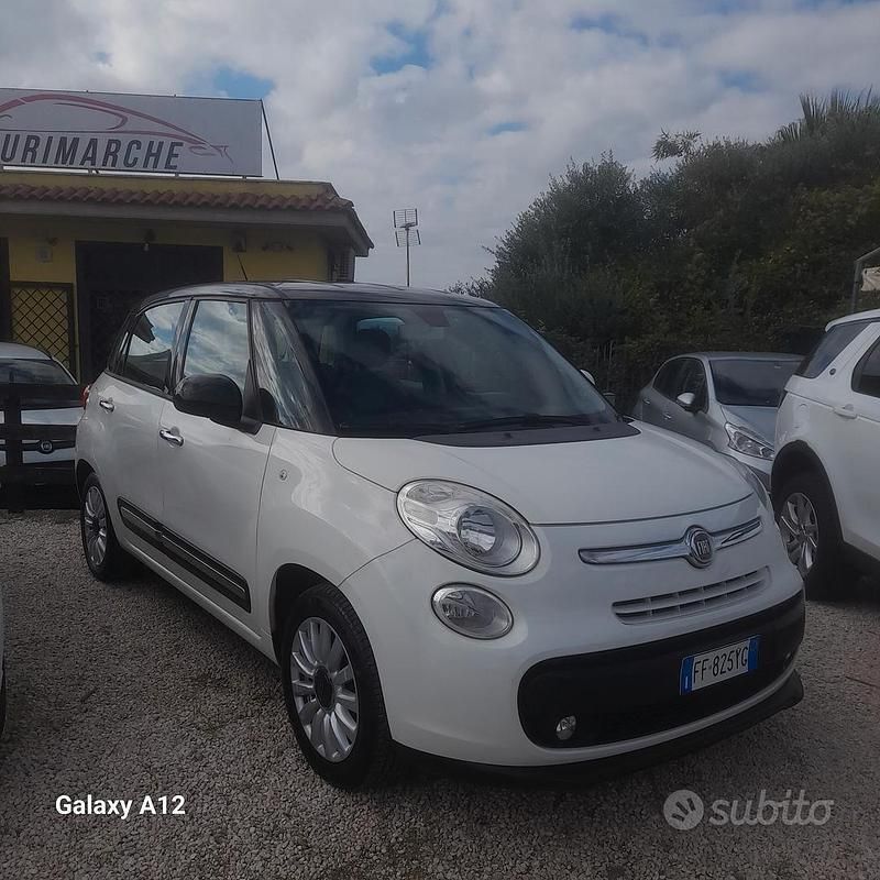 Bianco Usata 2017 Fiat 500L Lounge Monovolume | 9990 € (Buon prezzo) - Immagine 1/4