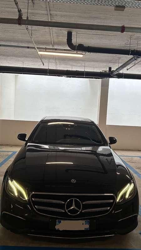 Usata Mercedes E220 Business 194 CV (142 kW) 2019 Nero Berlina