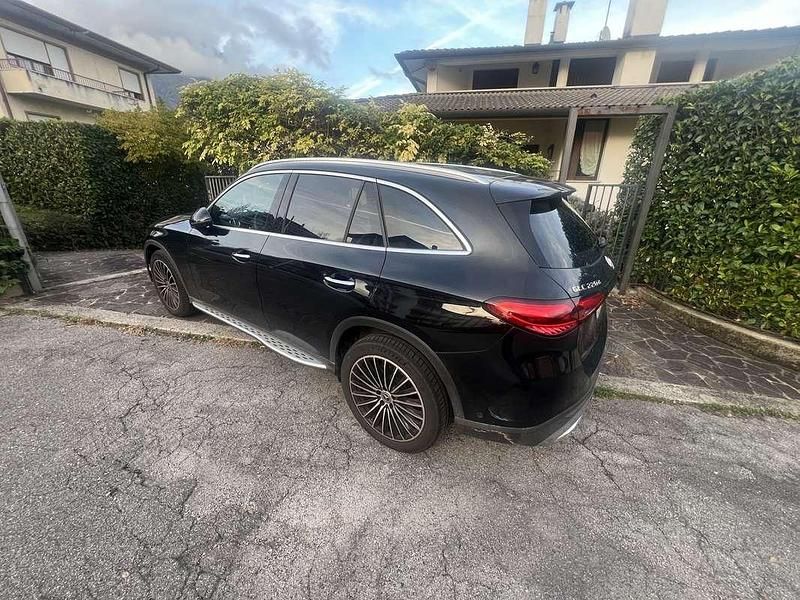Usata Mercedes GLC220 Premium 197 CV (144 kW) 2023 Nero SUV