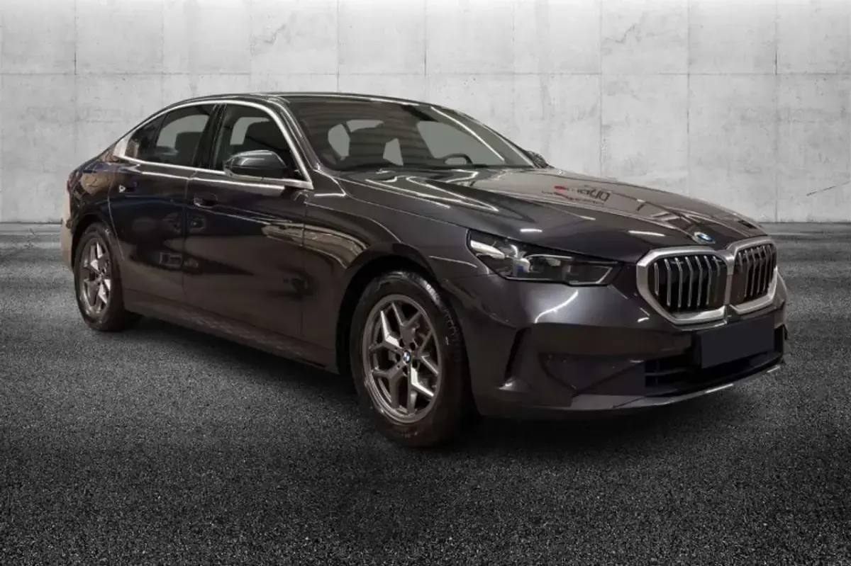 Usata BMW 520 197 CV (144 kW) 2024 Grigio Berlina