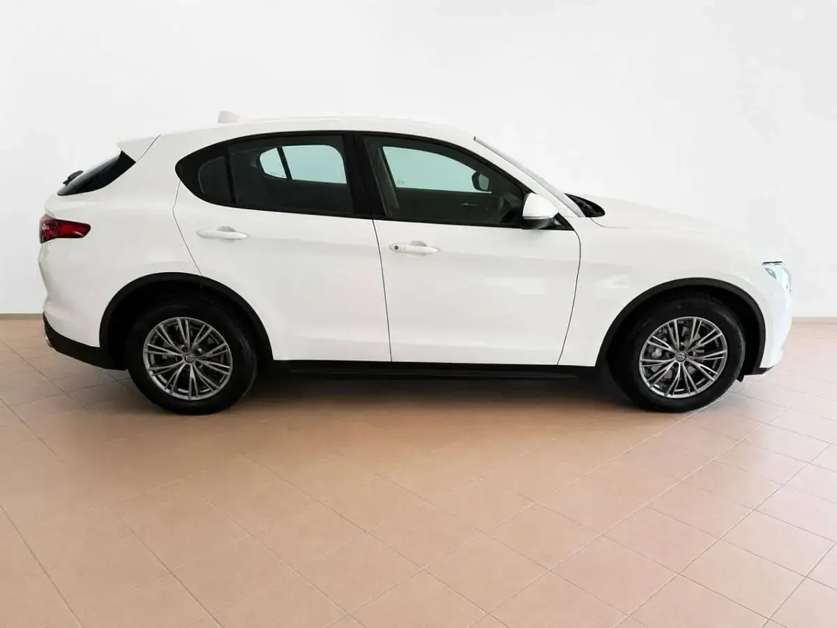 Usata Alfa Romeo Stelvio Business 190 CV (139 kW) 2021 Bianco SUV