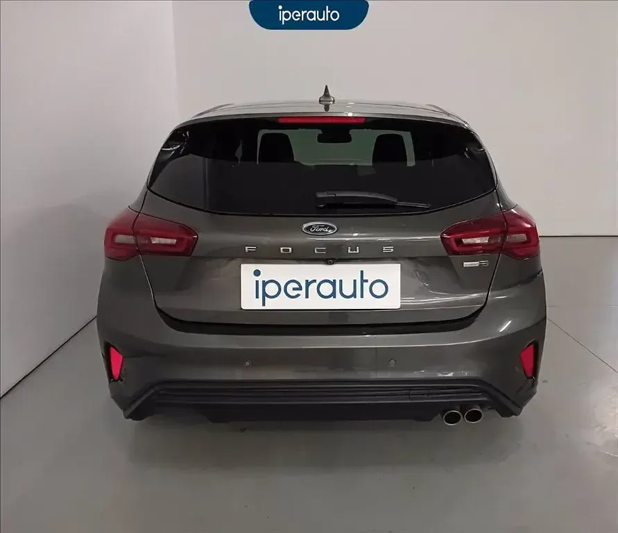 Occasion Ford Focus ST-Line X 125 PK (91 kW) 2022 Grijs Sedan