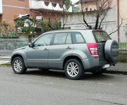 Grigio Usata 2006 Suzuki Grand Vitara SUV | 4800 € (Buon prezzo) - Immagine 1/4