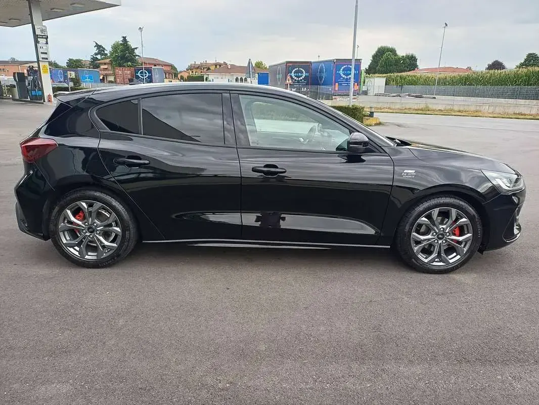 Usata Ford Focus ST-Line 125 CV (91 kW) 2023 Nero Berlina