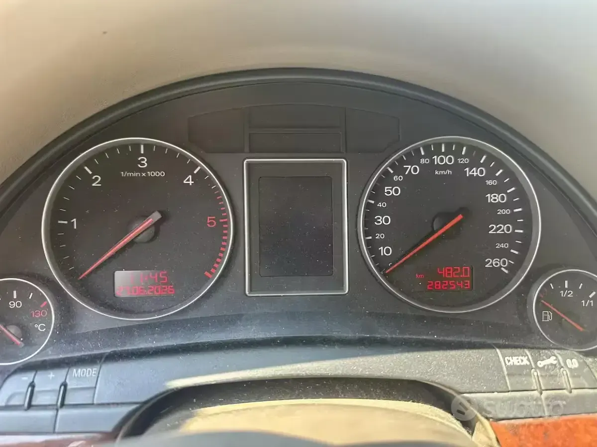 Usata Audi A4 130 CV (95 kW) 2002 Bluazzurro Berlina