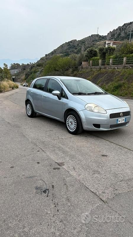 Usata Fiat Grande Punto 77 CV (56 kW) 2008 Grigio Utilitaria