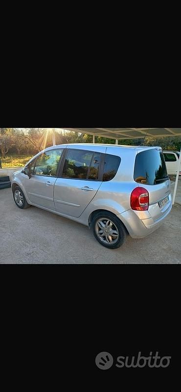 Usata Renault Modus 105 CV (77 kW) 2008 Grigio Monovolume