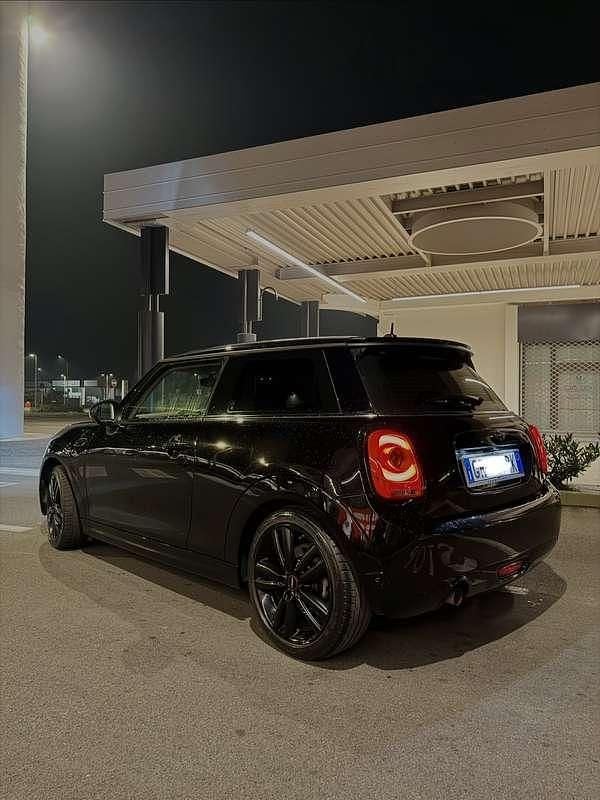 Usata Mini ONE 102 CV (75 kW) 2019 Utilitaria