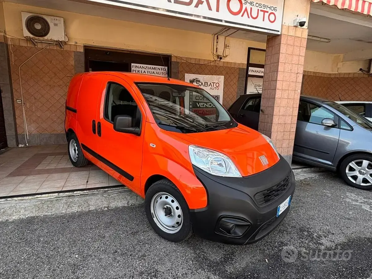 Usata Fiat Fiorino 80 CV (58 kW) 2022 Arancione Monovolume
