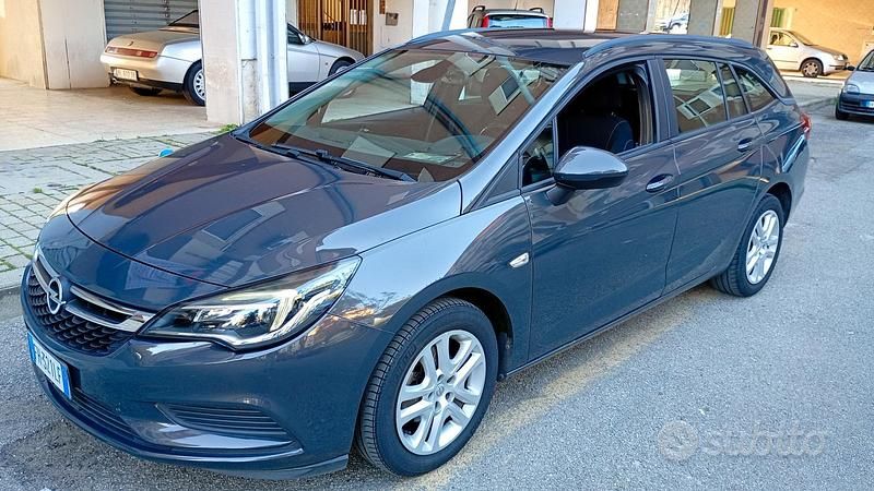 Usata Opel Astra 110 CV (80 kW) 2017 Grigio Station wagon