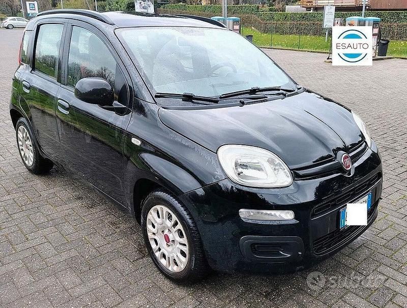 Usata Fiat Panda Lounge 69 CV (50 kW) 2013 Nero Utilitaria