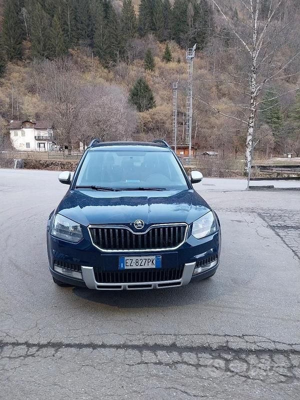 Usata Skoda Yeti 105 CV (77 kW) 2015 Blu SUV