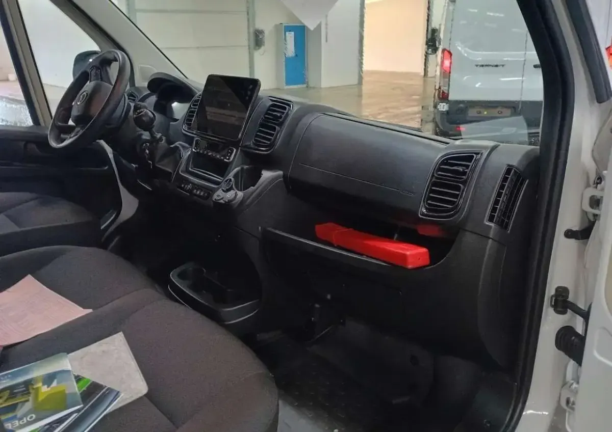 Usata Opel Movano 179 CV (131 kW) 2024 Bianco Furgone