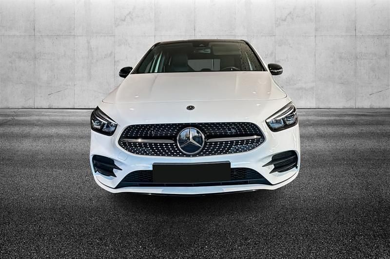 Usata Mercedes B250e Premium 218 CV (160 kW) 2022 Bianco Monovolume
