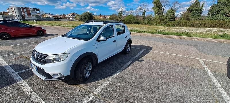 Usata Dacia Sandero Stepway 90 CV (66 kW) 2017 Bianco Berlina