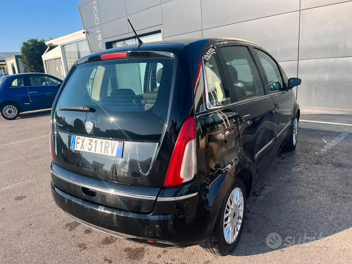 Usata Lancia Musa 90 CV (66 kW) 2010 Nero Monovolume