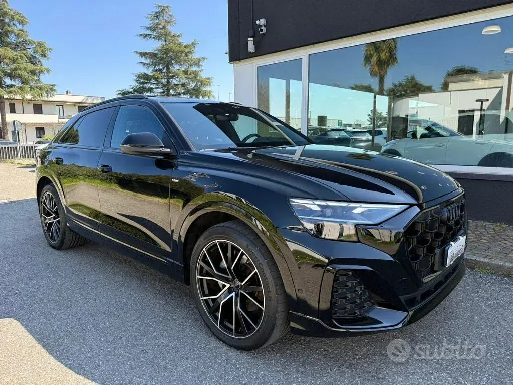 Usata Audi Q8 S-Line 286 CV (210 kW) 2025 Nero SUV