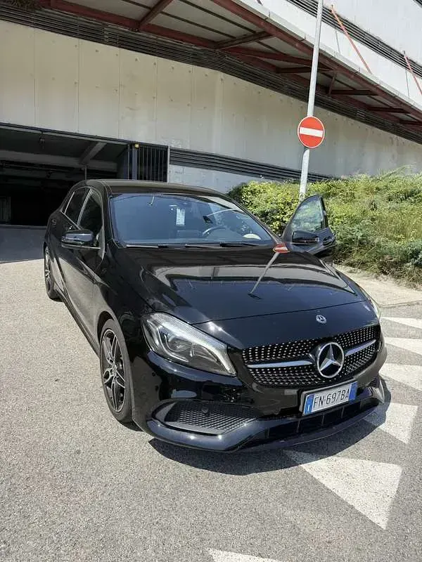 Usata Mercedes A180 Premium 109 CV (80 kW) 2018 Berlina