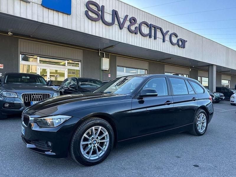Nero Usata 2015 BMW 318 Station wagon | 7500 € (Super prezzo) - Immagine 1/4