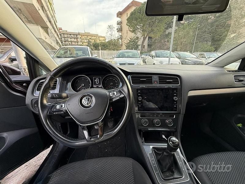 Second-hand VW Golf VII 90 CP (66 kW) 2018 Maro Berlinǎ