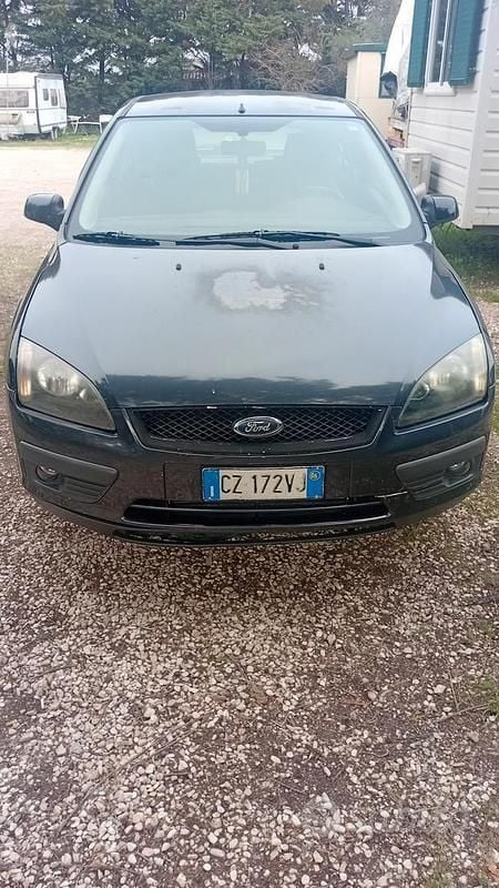 Usata Ford Focus 116 CV (85 kW) 2006 Nero Berlina