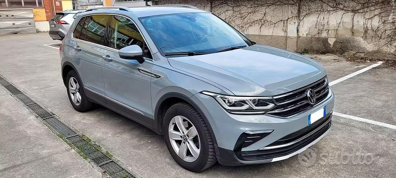 Usata VW Tiguan Elegance 150 CV (110 kW) 2022 Grigio SUV