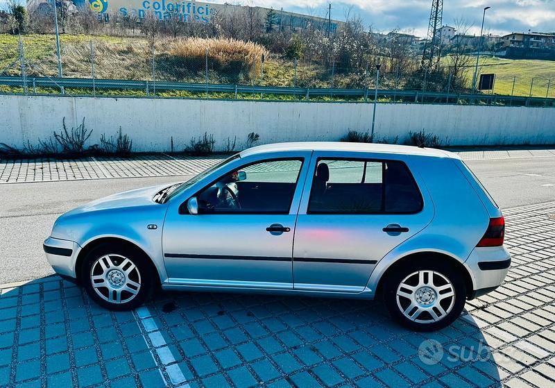 Usata VW Golf IV 130 CV (95 kW) 2000