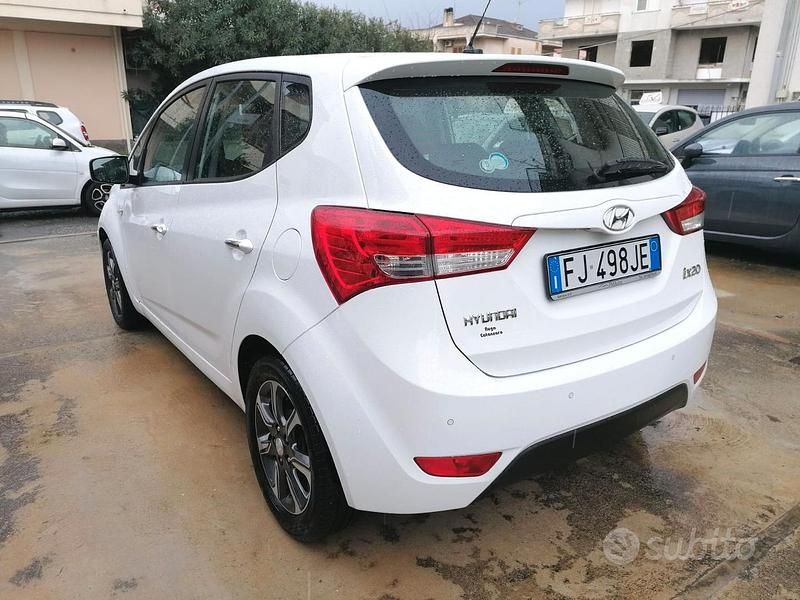 Usata Hyundai ix20 Comfort 90 CV (66 kW) 2018 Bianco Utilitaria