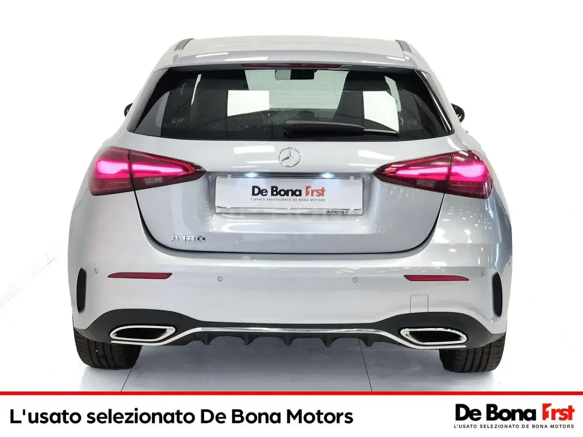 Usata Mercedes A180 AMG Line Premium 136 CV (100 kW) 2025 Argento Utilitaria