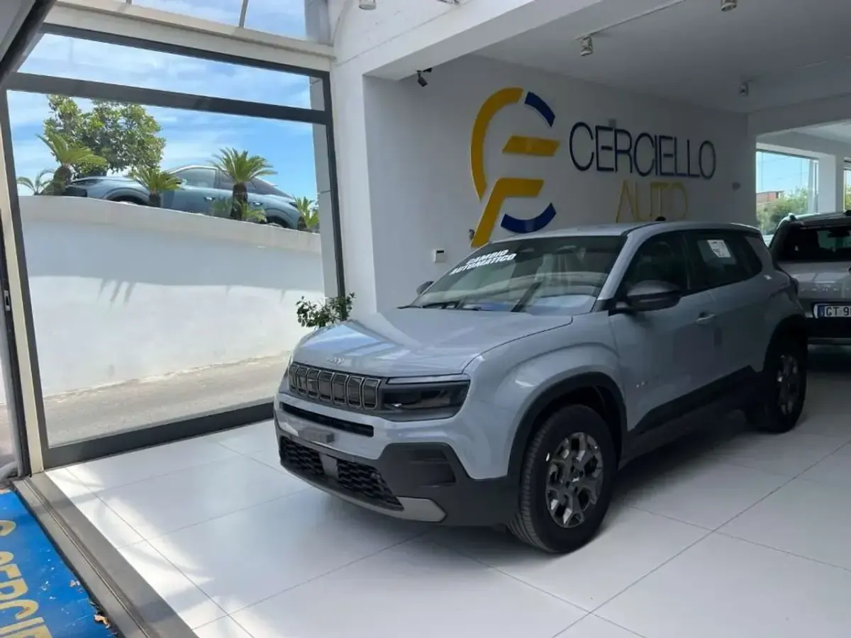 Nuova Jeep Avenger Longitude 101 CV (74 kW) 2026 Grigio SUV