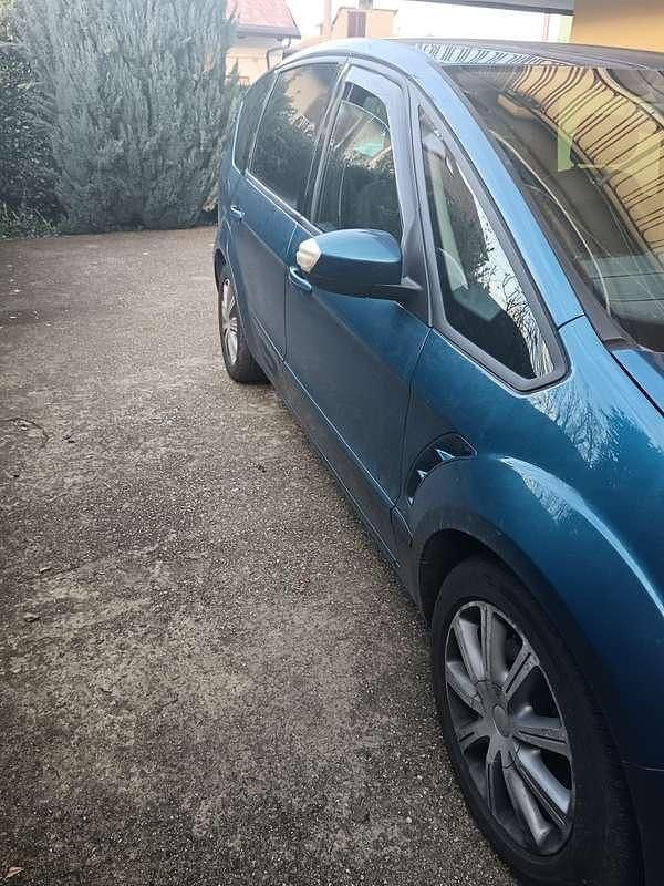 Usata Ford S-MAX Titanium 140 CV (102 kW) 2007 Monovolume