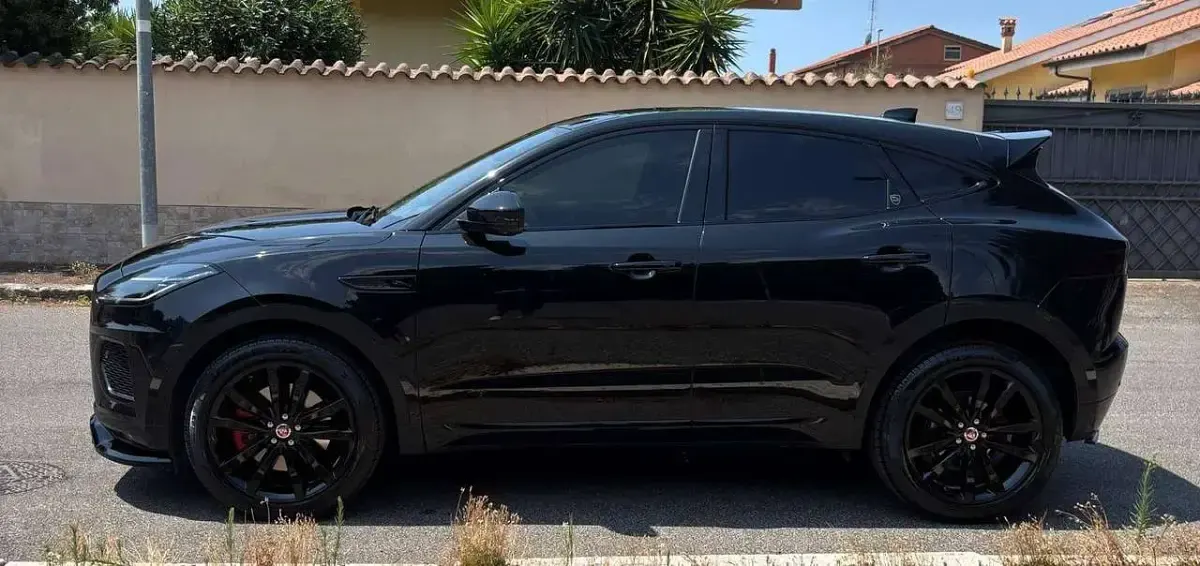 Usata Jaguar E-Pace R-Dynamic 204 CV (150 kW) 2021 Nero SUV