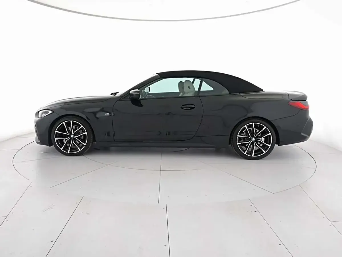 Usata BMW 420 Cabriolet M Sport 190 CV (139 kW) 2022 Black sapphire Cabrio