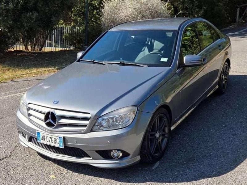 Usata Mercedes C320 Avantgarde 224 CV (164 kW) 2009 Argento Berlina